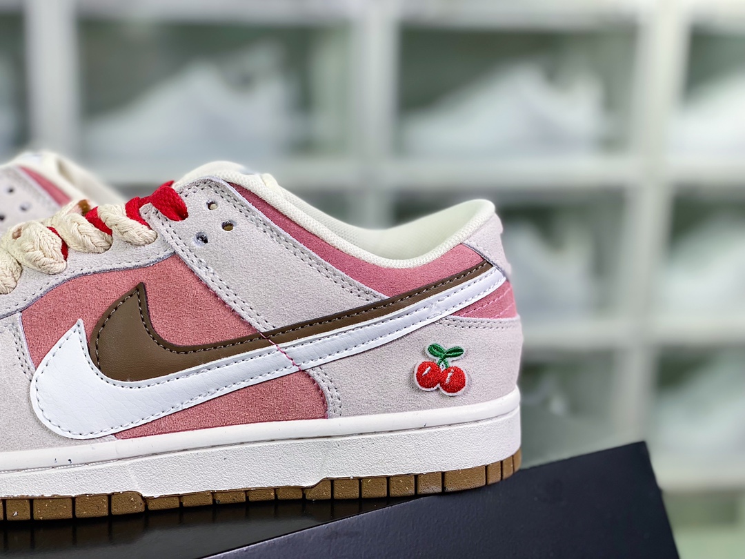 220 SB Dunk Low SE”85 Double Swoosh/Grey/Pink/Cherry”扣篮板鞋“麂皮浅灰粉棕双钩樱桃”DO9457-123
