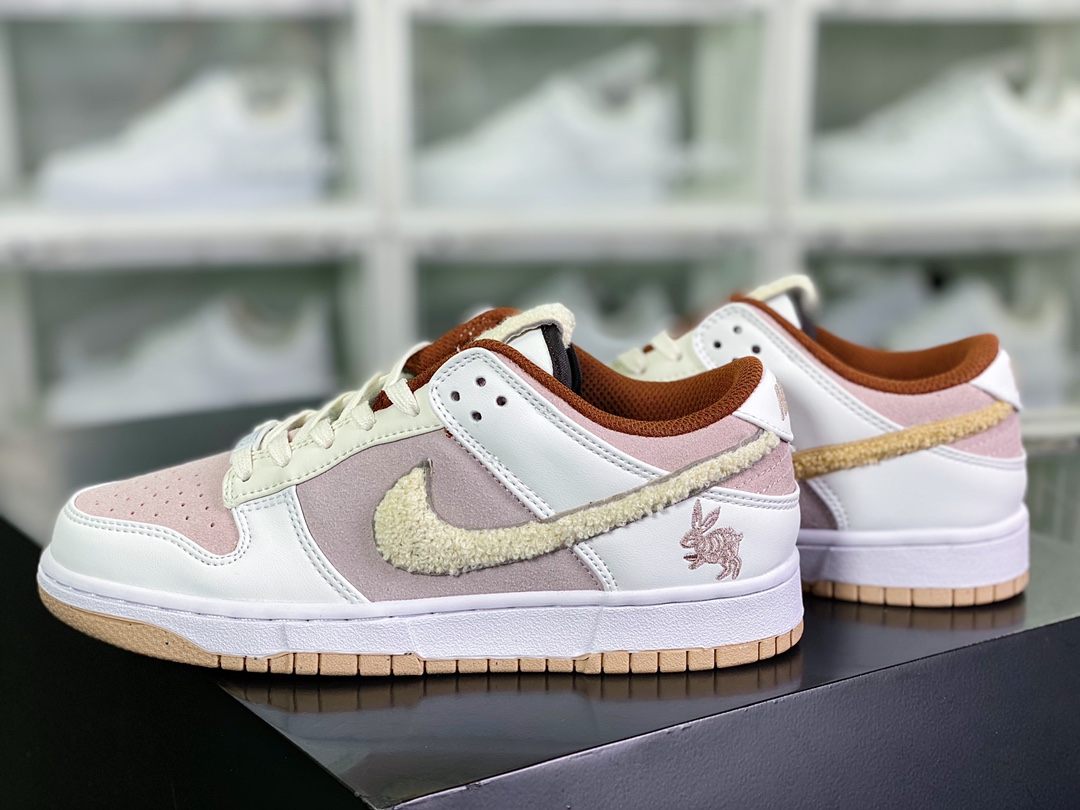 200 SB Dunk Low”Year of the Rabbit”扣篮系列低帮板鞋“浅棕米白穗兔”FD4203-211