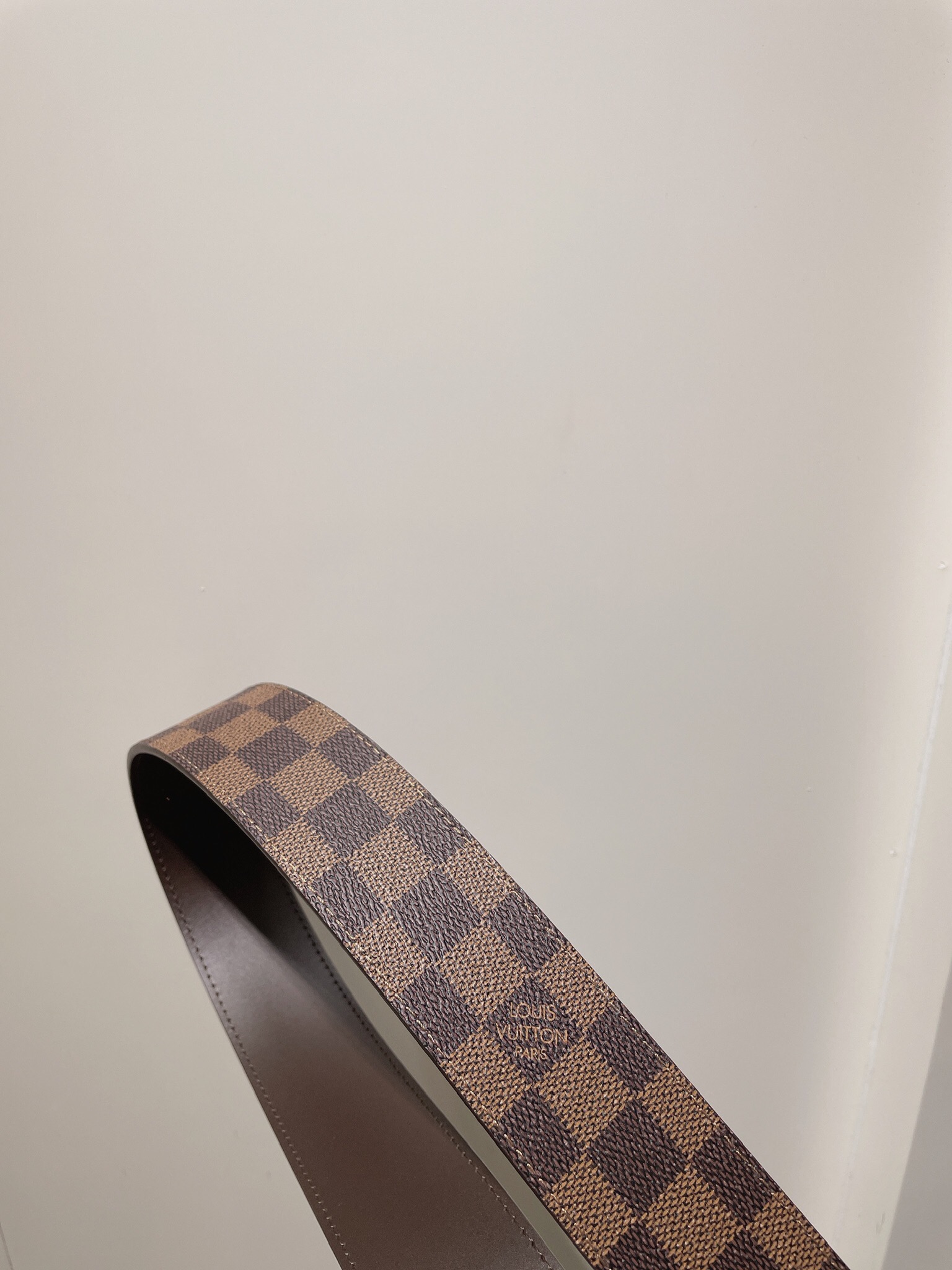 M0212WLV INITIALES 40 毫米双面腰带LV Initiales 40 毫米双面腰带将 