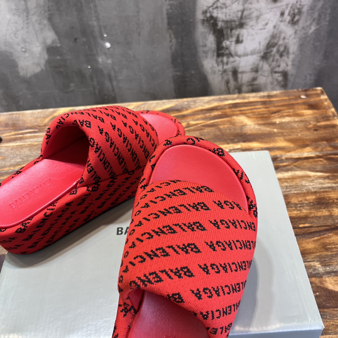 Balenciaga 巴黎世家 《独家 》23vs春夏松糕厚底 凉拖系列