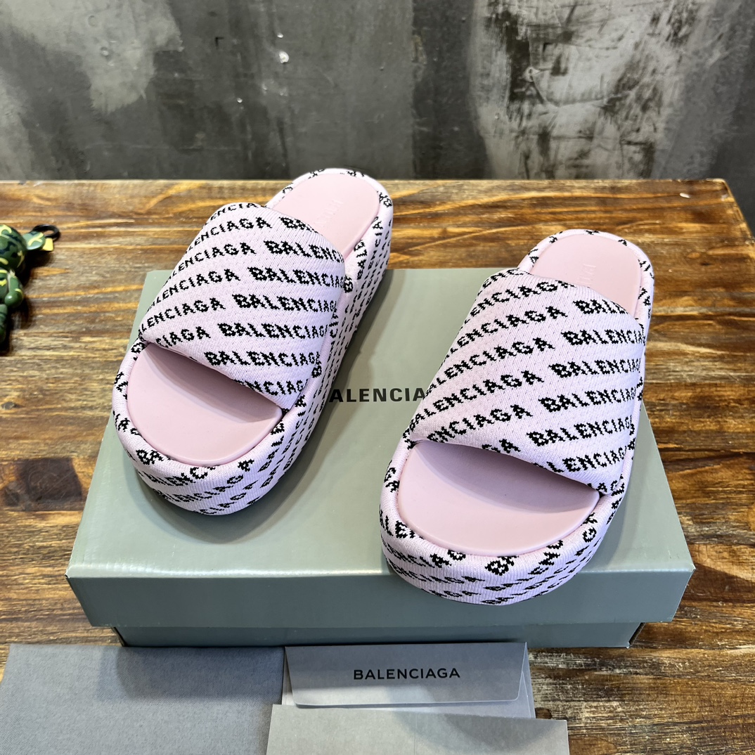 Balenciaga 巴黎世家 《独家 》23vs春夏松糕厚底 凉拖系列