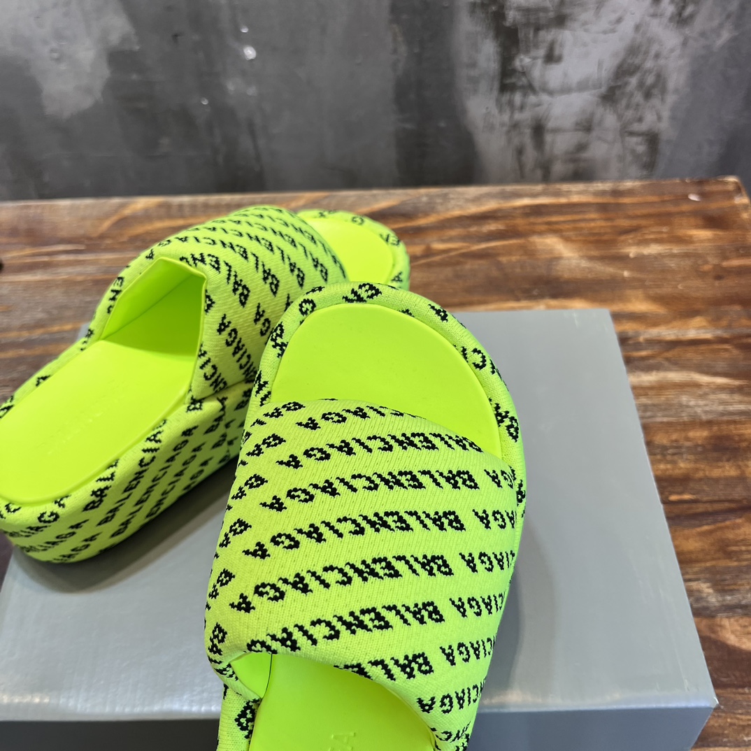 Balenciaga 巴黎世家 《独家 》23vs春夏松糕厚底 凉拖系列
