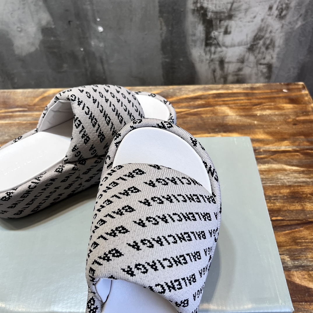 Balenciaga 巴黎世家 《独家 》23vs春夏松糕厚底 凉拖系列