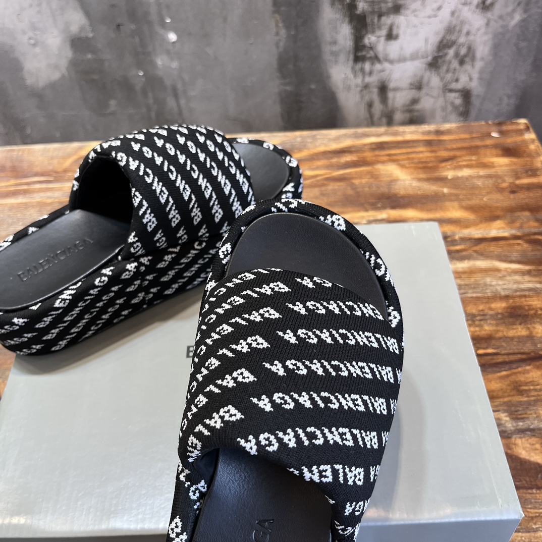 Balenciaga 巴黎世家 《独家 》23vs春夏松糕厚底 凉拖系列