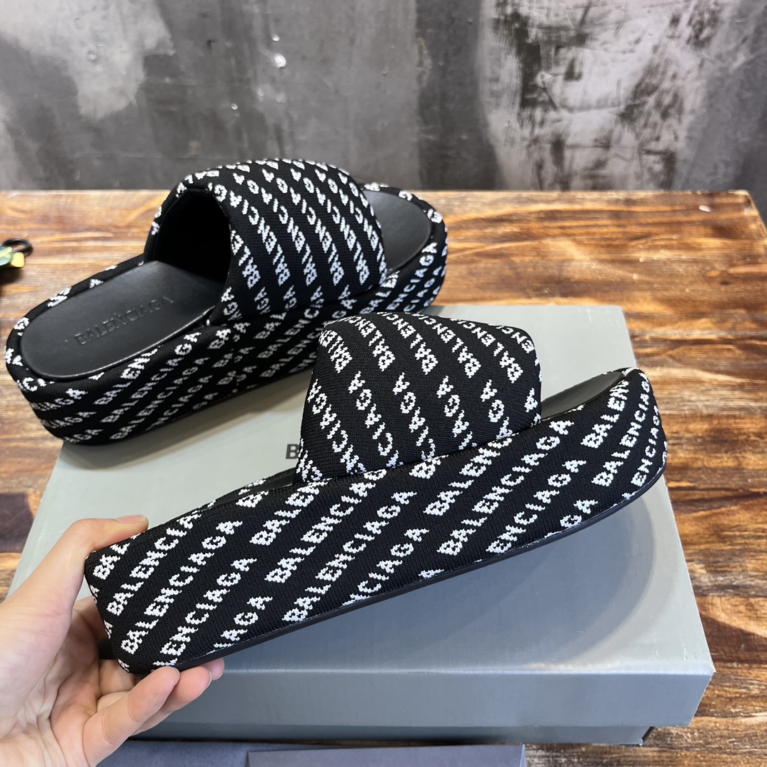 Balenciaga 巴黎世家 《独家 》23vs春夏松糕厚底 凉拖系列