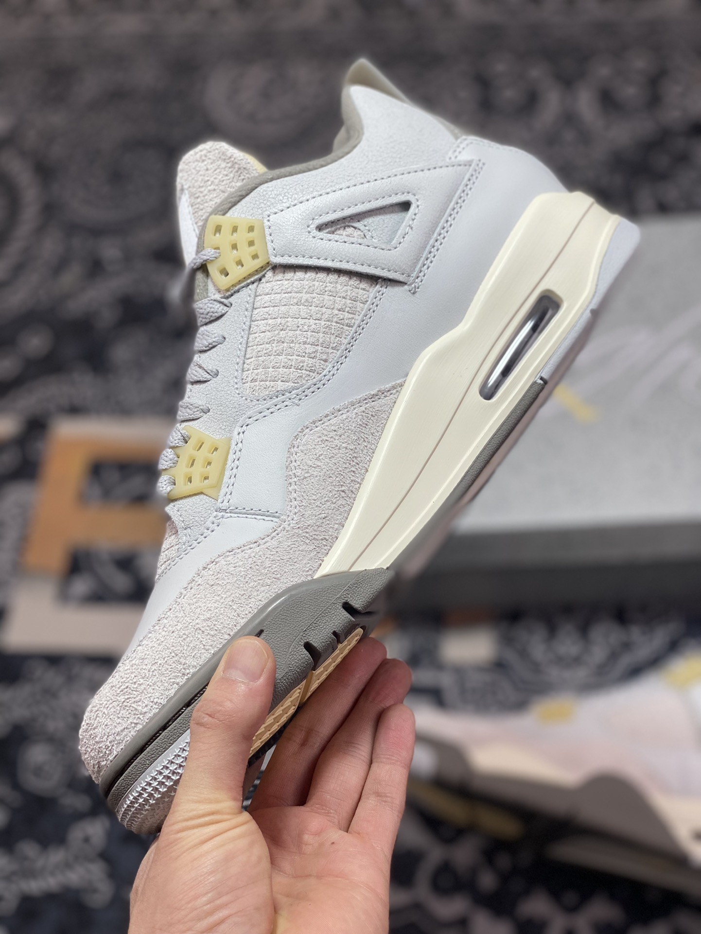 560  ”aj ”4代中帮复古休闲运动文化篮球鞋“灰绿灰兔子”3742-021