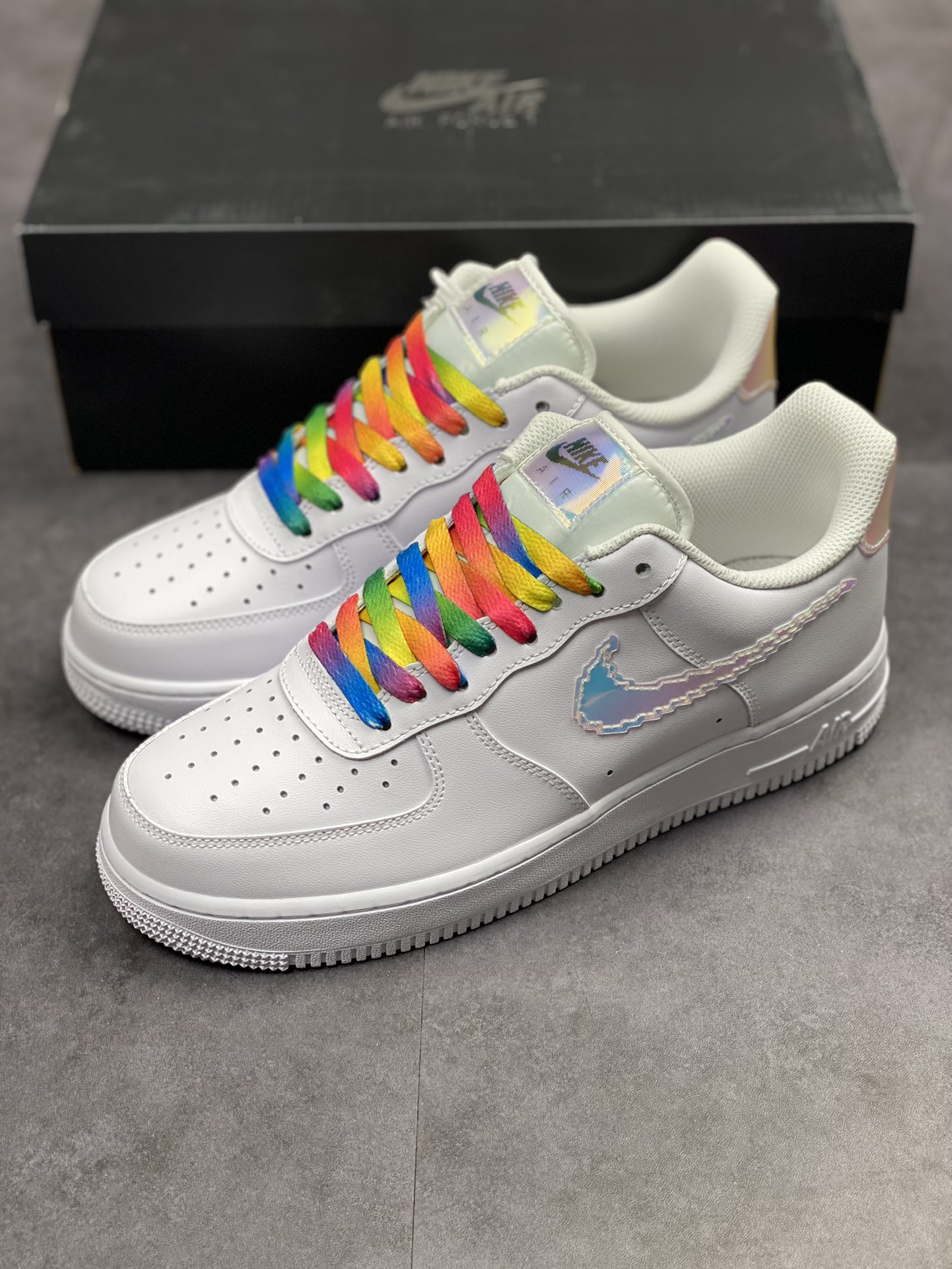 180 Nike Air Force 1 Low 07 彩虹像素CV1699-100