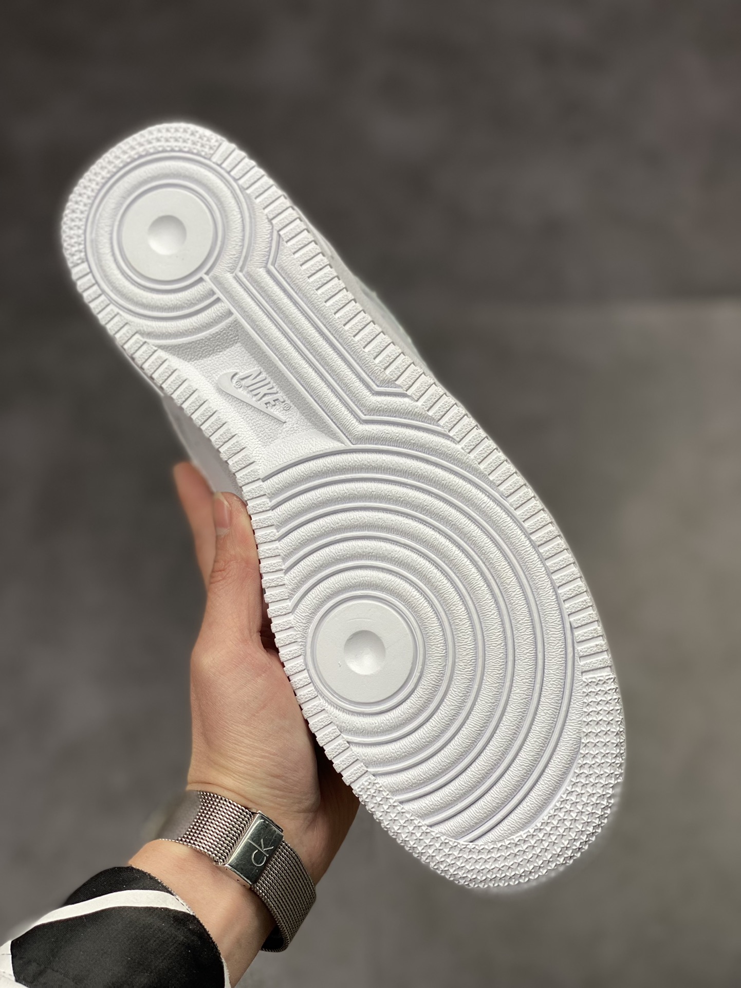 180 Nike Air Force 1 Low 07 彩虹像素CV1699-100