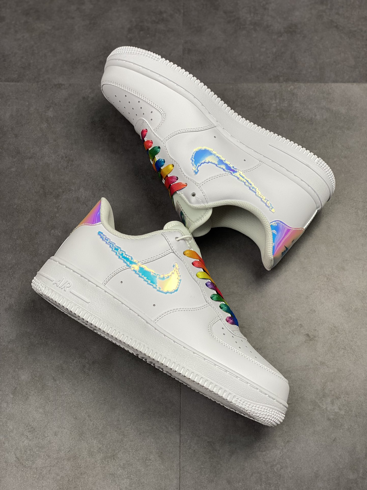 180 Nike Air Force 1 Low 07 彩虹像素CV1699-100