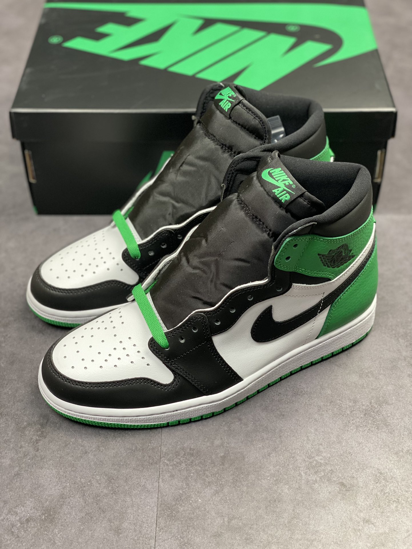 300 Air Jordan 1 High OG ”Lucky Green” 黑绿脚趾 DZ5485031
