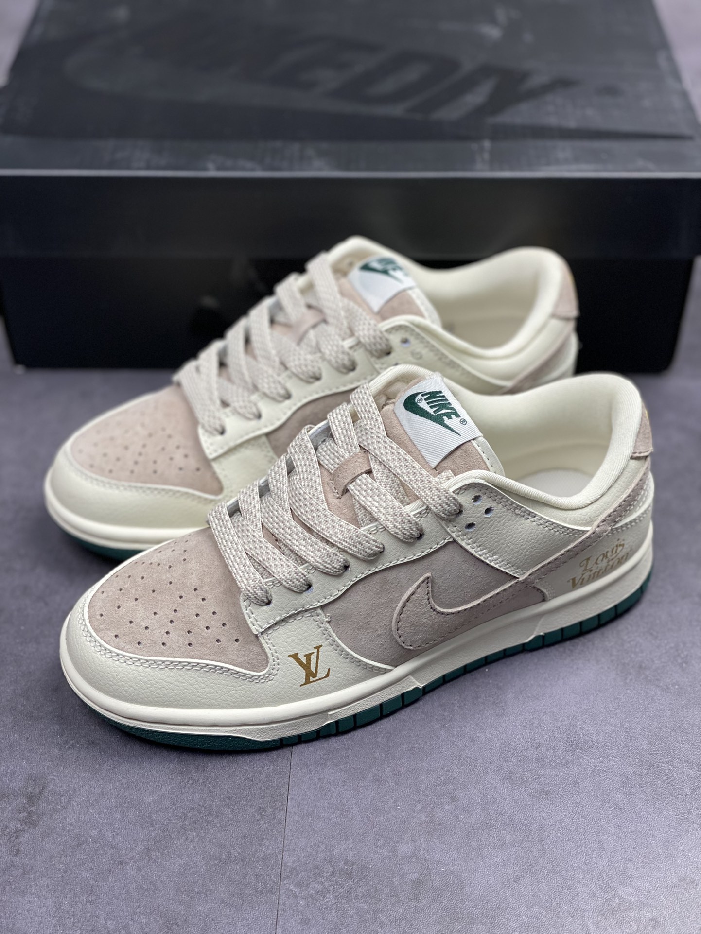 240 Nike SB Dunk Low LV联名 FC1688-100
