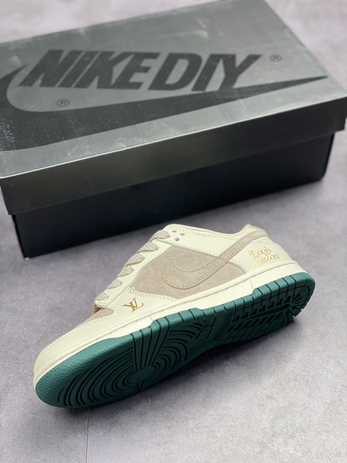 240 Nike SB Dunk Low LV联名 FC1688-100