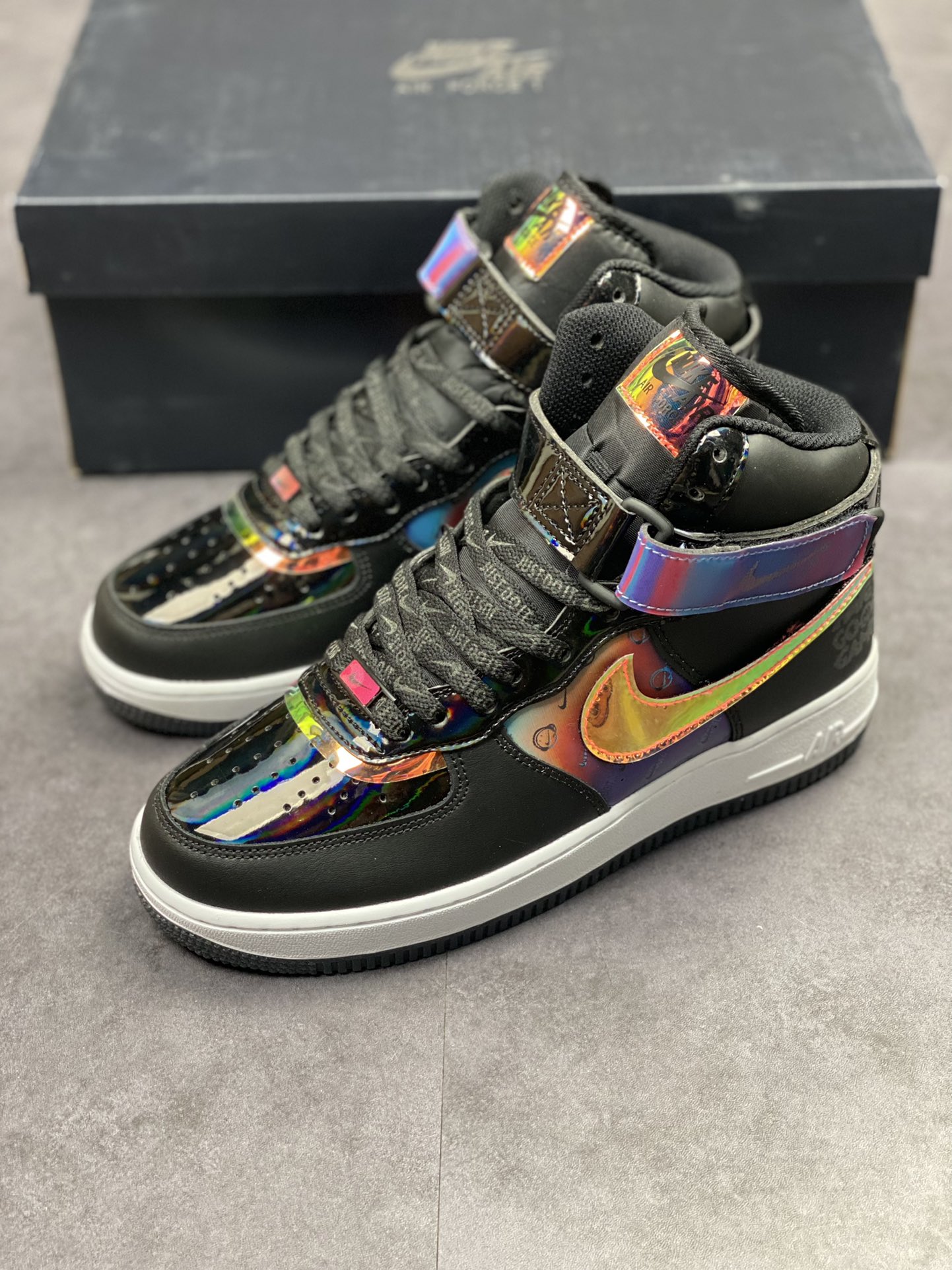 190 Nike Air Force 1 HIGH '07 LV8 镭射彩DC0831-101