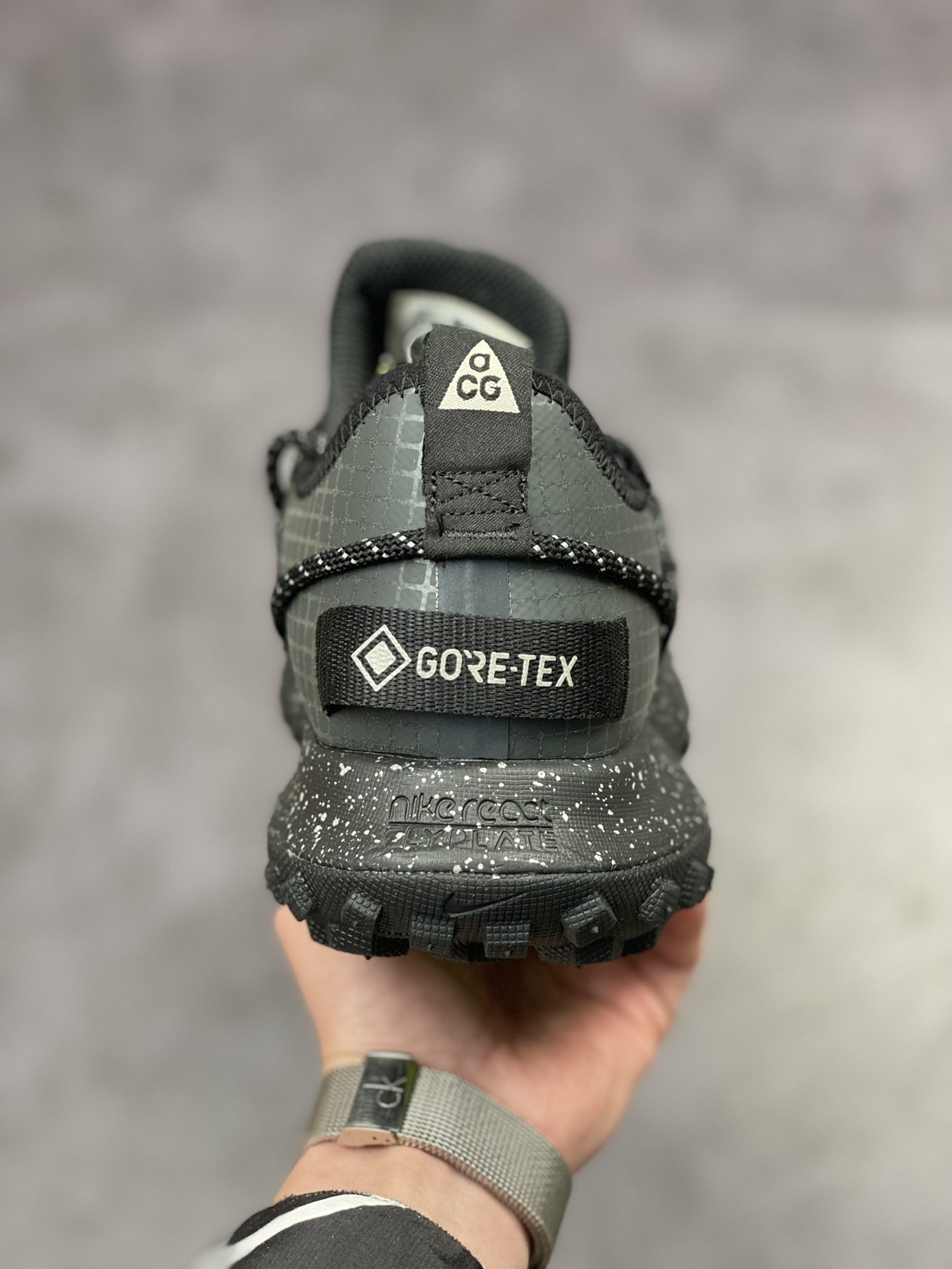 210 Nike ACG Mountain Fly Low GORE-TEX 户外登山运动鞋/黑色DD2861-001