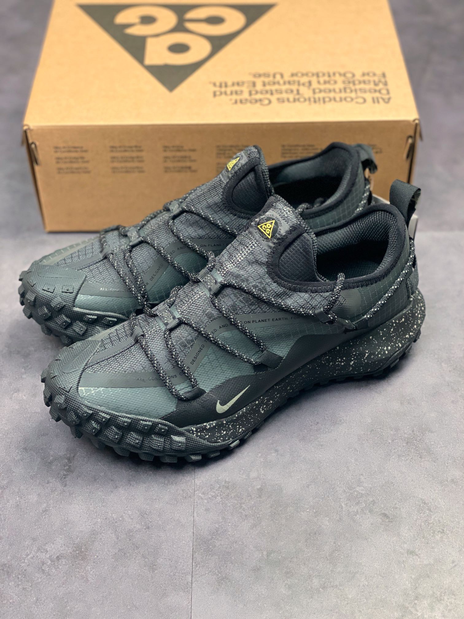 210 Nike ACG Mountain Fly Low GORE-TEX 户外登山运动鞋/黑色DD2861-001