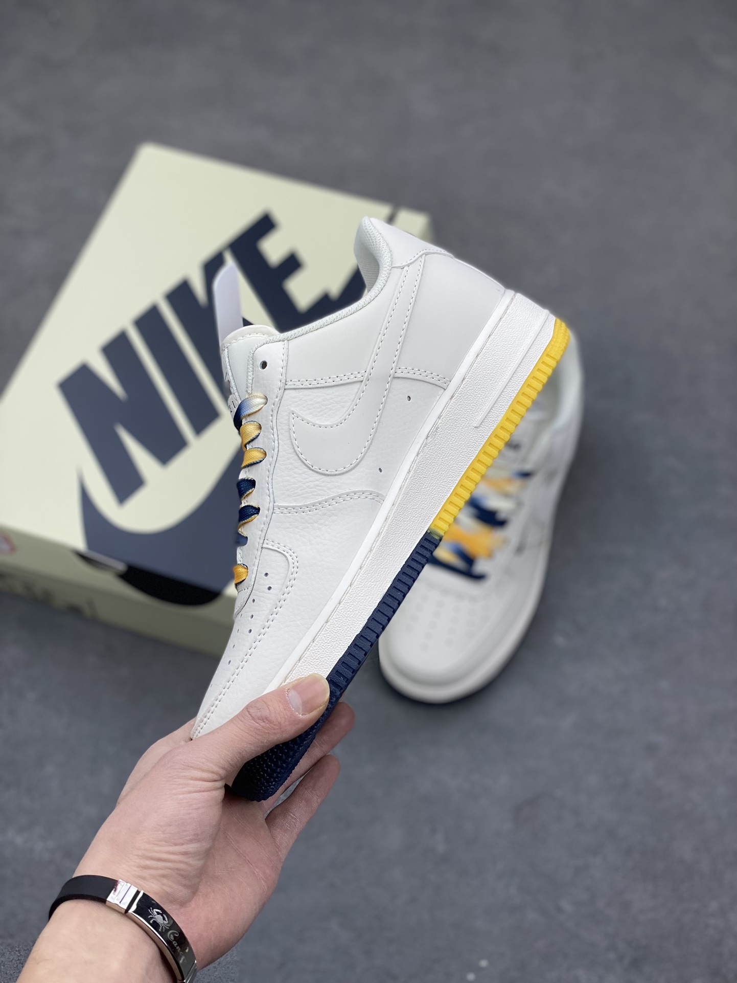 Nike Air Force 1 Low '07 'Memphis Grizzlies' Limited Edition Sneakers 4 i1677960666 2518 2