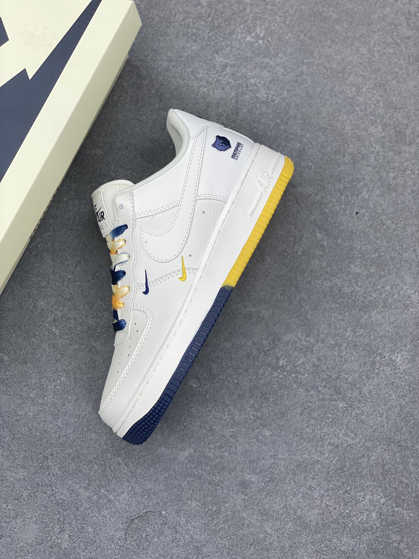 Nike Air Force 1 Low '07 'Memphis Grizzlies' Limited Edition Sneakers 8 i1677960666 5245 6