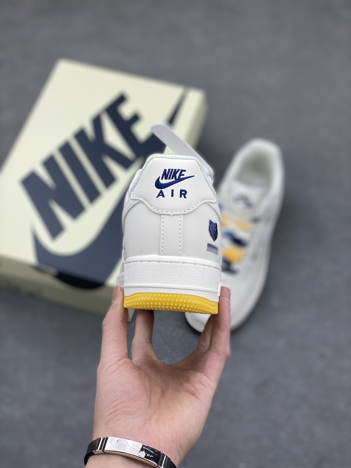 Nike Air Force 1 Low '07 'Memphis Grizzlies' Limited Edition Sneakers 5 i1677960666 621 3