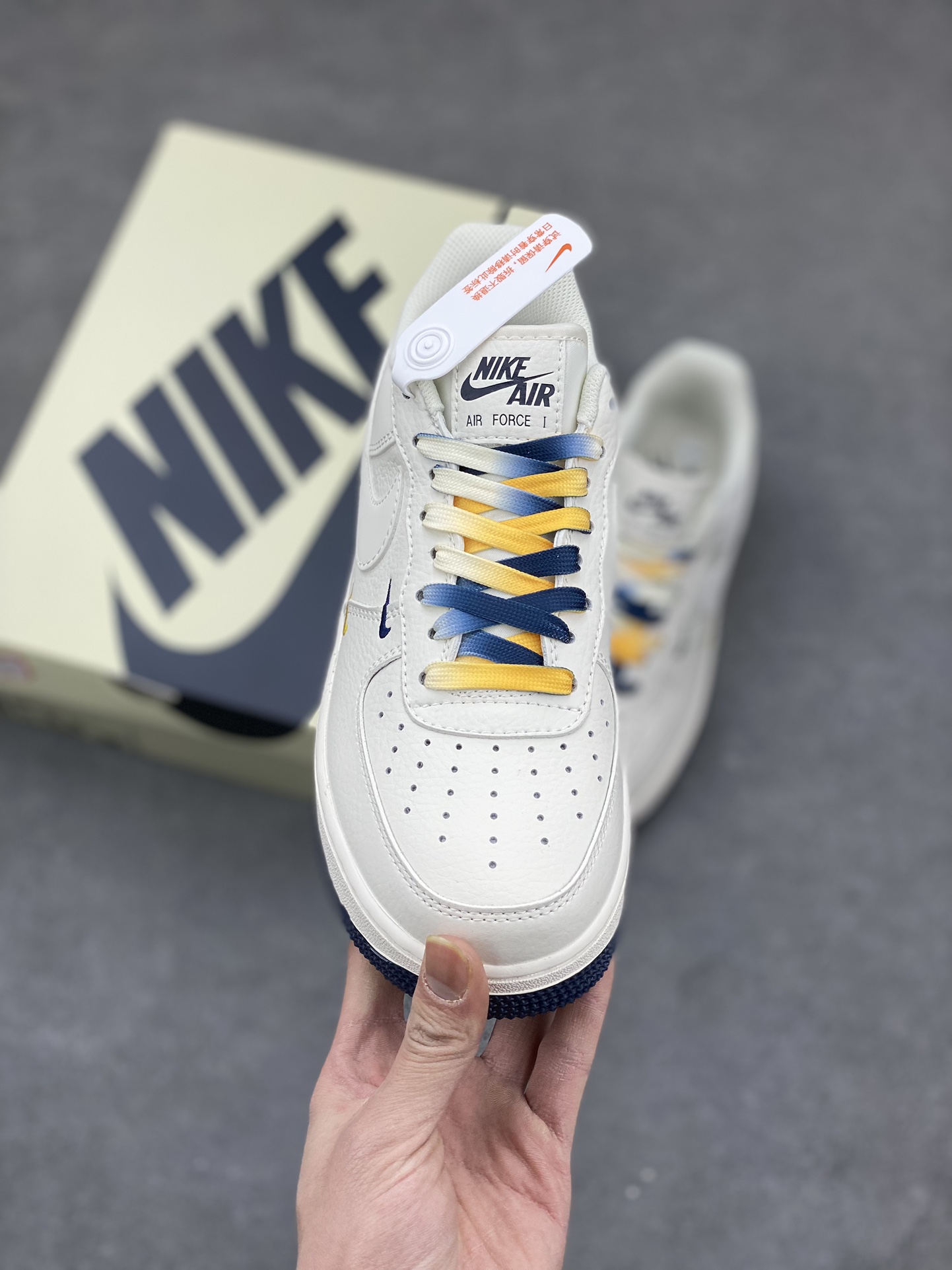 Nike Air Force 1 Low '07 'Memphis Grizzlies' Limited Edition Sneakers 3 i1677960666 6884 1