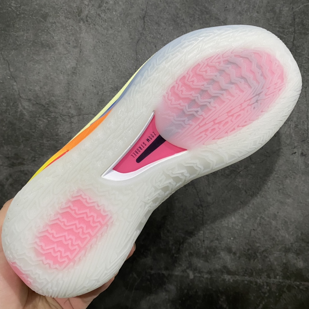 图片[9]-C版实战版Nike Air Zoom G.T. Cut EP此版本特点气垫压强非常好 缓震效果好n清洁度高 鞋孔裁边无任何毛边n鞋底加了抗扭片 抗扭效果好 实战效果很好nn本耐克 GT 低帮 彩虹白蓝灰 厚底回弹减震实战篮球鞋 奥运会  鞋身整体以绿色为主，配以黑色、红色作为点缀，左右脚后跟处分别配有“GT”字样和全新的鞋款系列Logo标识。采用了全掌Zoom+全掌 React +后掌马蹄形Zoom的科技配置，相信这样的豪华配置势必将为其带来不俗的实战性能。 货号：DX4112-114 尺码：36 36.5 37.5 38 38.5 39 40 40.5 41 42 42.5 43 44 44.5 45 46n-莆田鞋批发中心