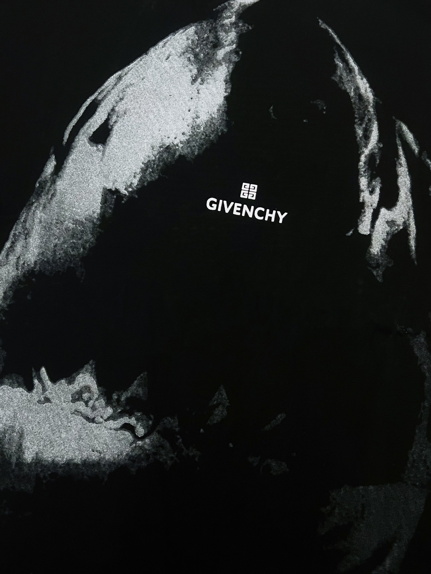 GIVENCHY/纪梵希 大鲨鱼虚影休闲短袖