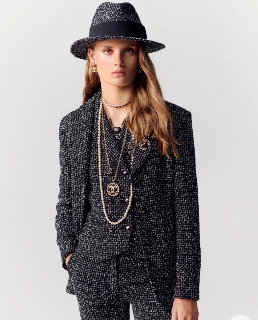 NO:104133,Ch@nel new 5-line sweater chain with crystal inlaid peripherals and double C embellishment, black calfskin braided letter 5 design, sweater chain, Chanel necklace, chanel, sweaters, necklace, cowhide19860909Ch@nel 新款5字毛衣链 以水晶镶嵌周边与双C点缀,黑色小牛皮编织字母5设计,毛衣链,香奈儿项链,chanel,sweaters,necklace,cowhide,Jewelry