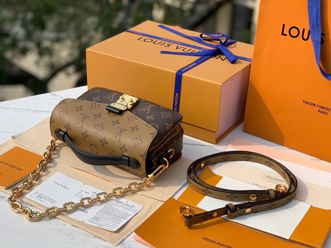 🌼 m46279尺寸21.5✖️6✖️13.5 一眼就爱上，2022新款East West Métis 