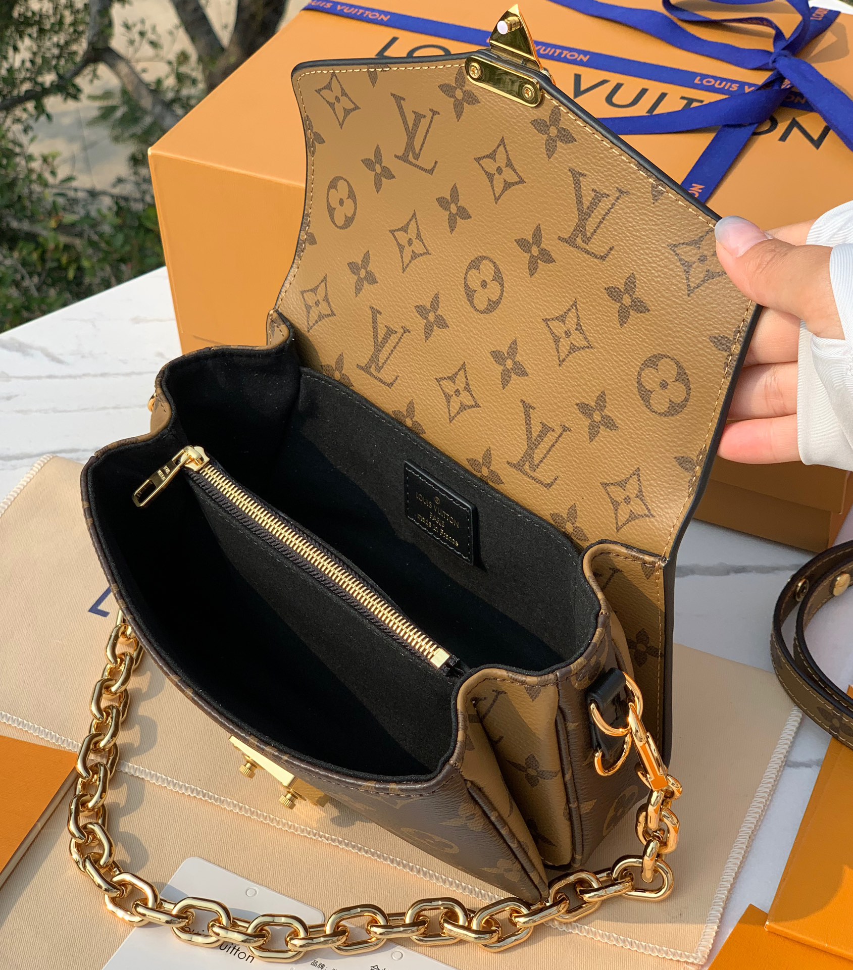 🌼 m46279尺寸21.5✖️6✖️13.5 一眼就爱上，2022新款East West Métis 