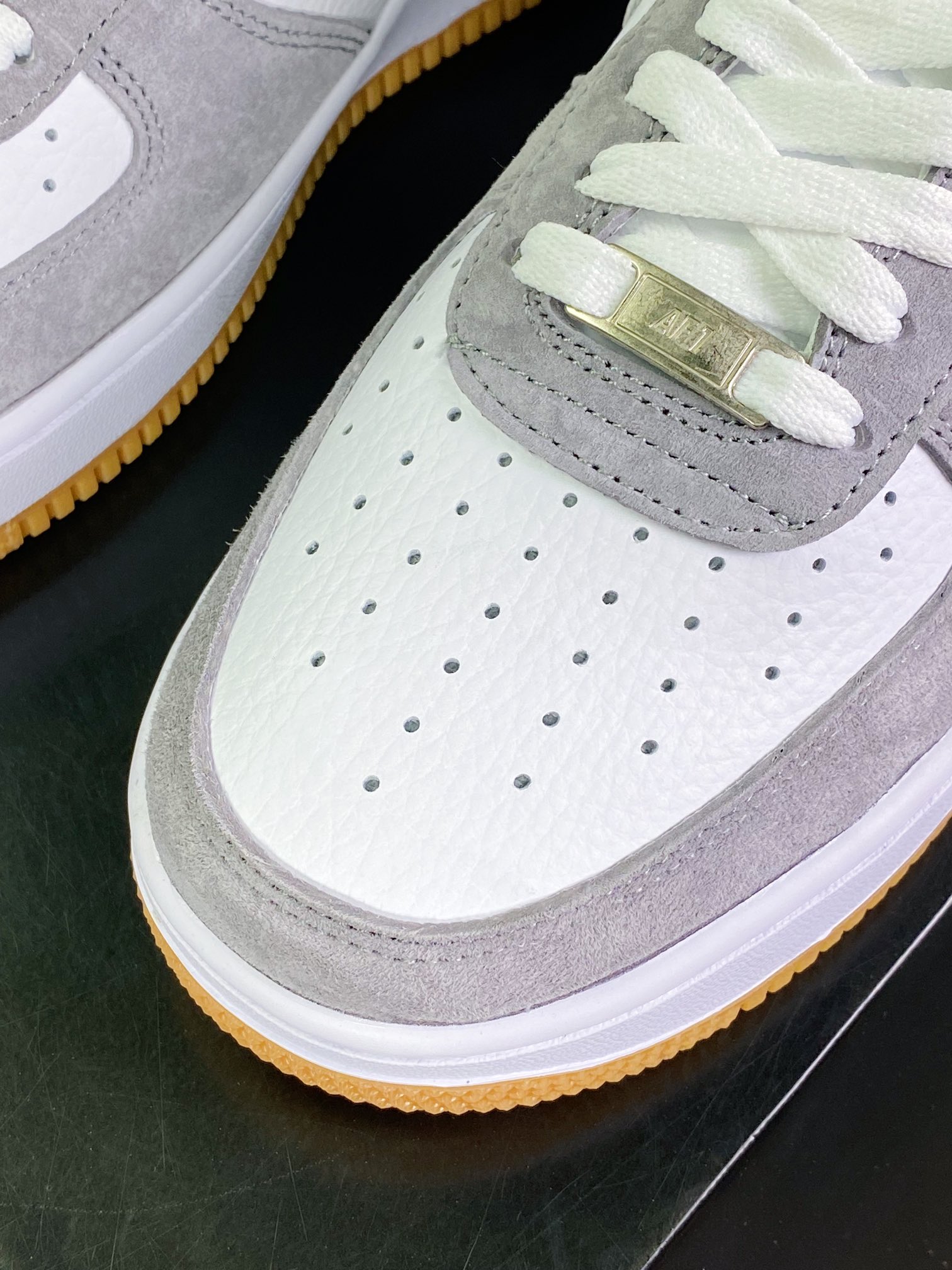 240  Air Force 1′07 Low Suede”White/Grey/Yellow”空军一号板鞋“拼接白深灰黄土”DE0099-005