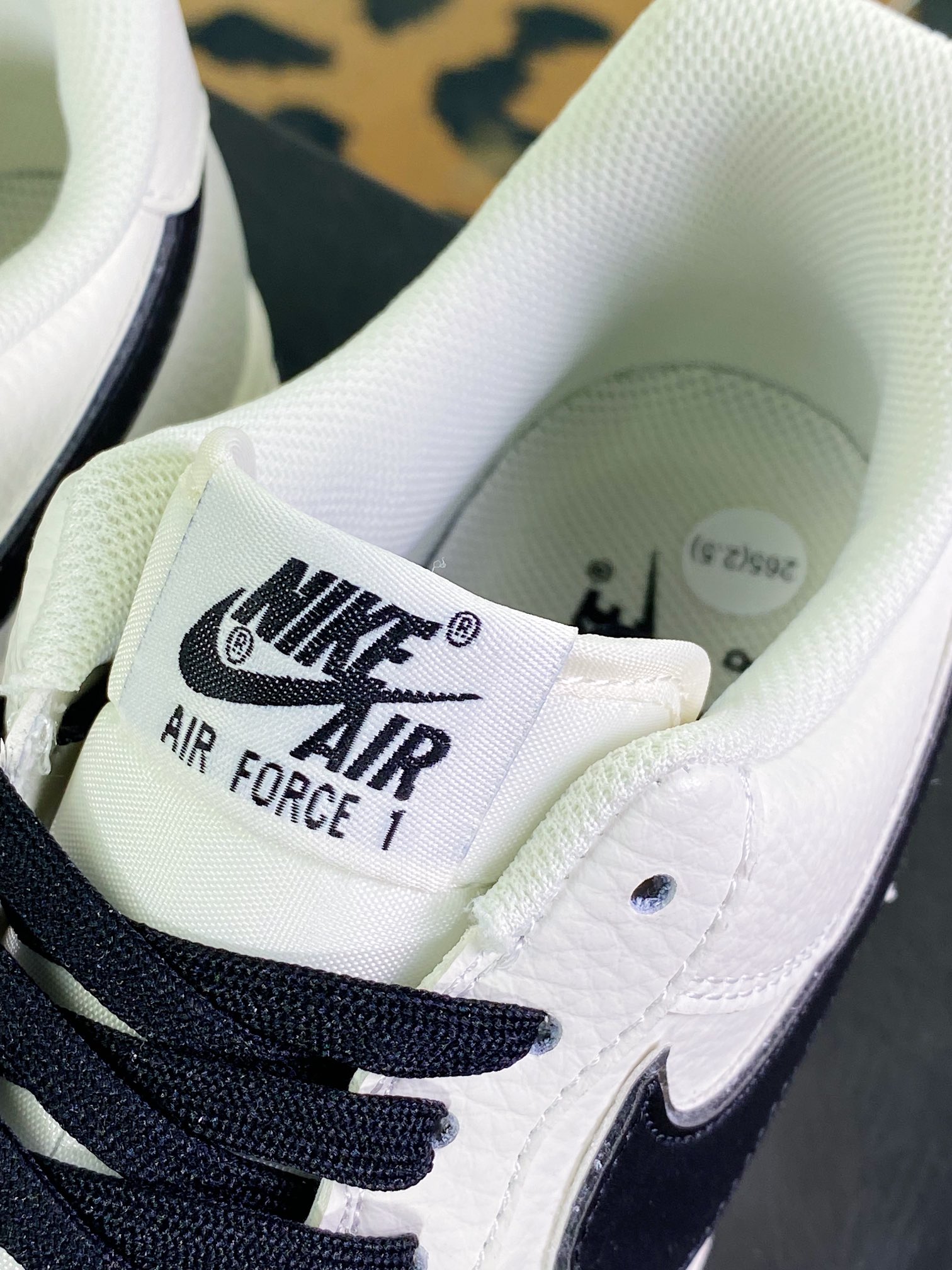 260 Air Force 1’07 Low”White/Silver/Black”空军一号板鞋“皮革白银黑小钩”BM1996-022