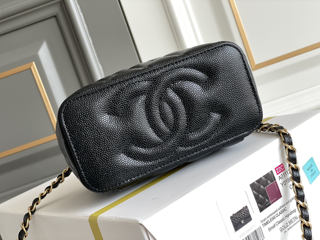 🌼白金版▪️正品级 包装如图𝗖𝗵𝗮𝗻𝗲𝗹 𝟮𝟮𝘀 春夏系列｜黑色♥专柜售价𝟸𝟸𝟶𝟻𝟶𝚛𝚖𝚋购入开发白色 