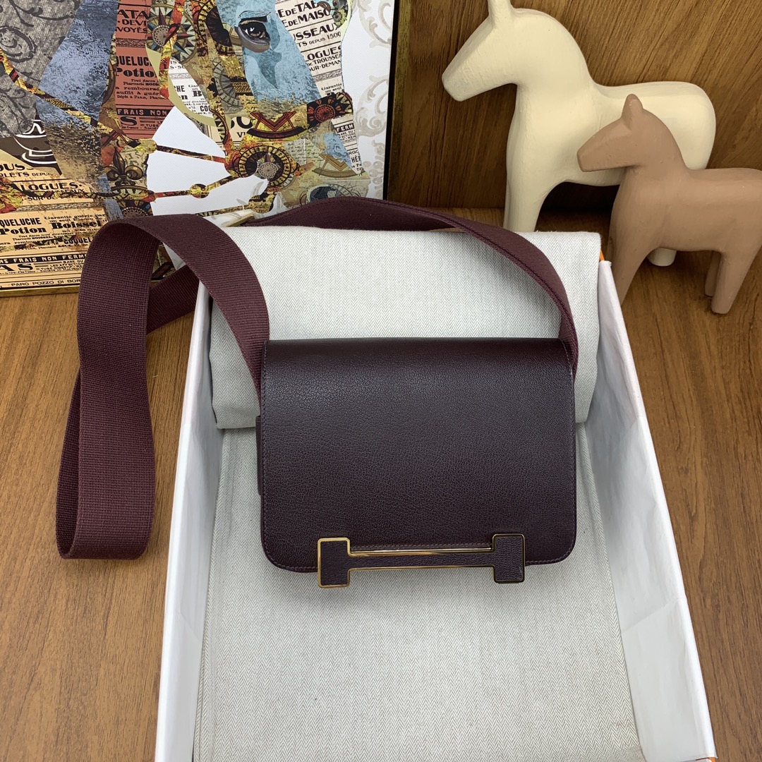 NO:700548,Hermes semi-handmade beeswax stitching order geta clog bag chevre goatskin OG saddle red gold buckle wide shoulder strap very easy to put on without stress and very burden-reducing box bag size capacity is considerable, it is ok with formal and casual wear, Hermes, hermes, hermes, sheepskin, Hermes,19860909Hermes 爱马仕 半手工手艺 蜜蜡缝线 order  geta 木屐包 chevre 山羊皮 OG马鞍红 金扣 宽肩带上身非常轻松无压力 很减负 盒子包型容量可观,搭配正装休闲都很ok,爱马仕,hermes,hermes,sheepskin,Hermes,,Bag