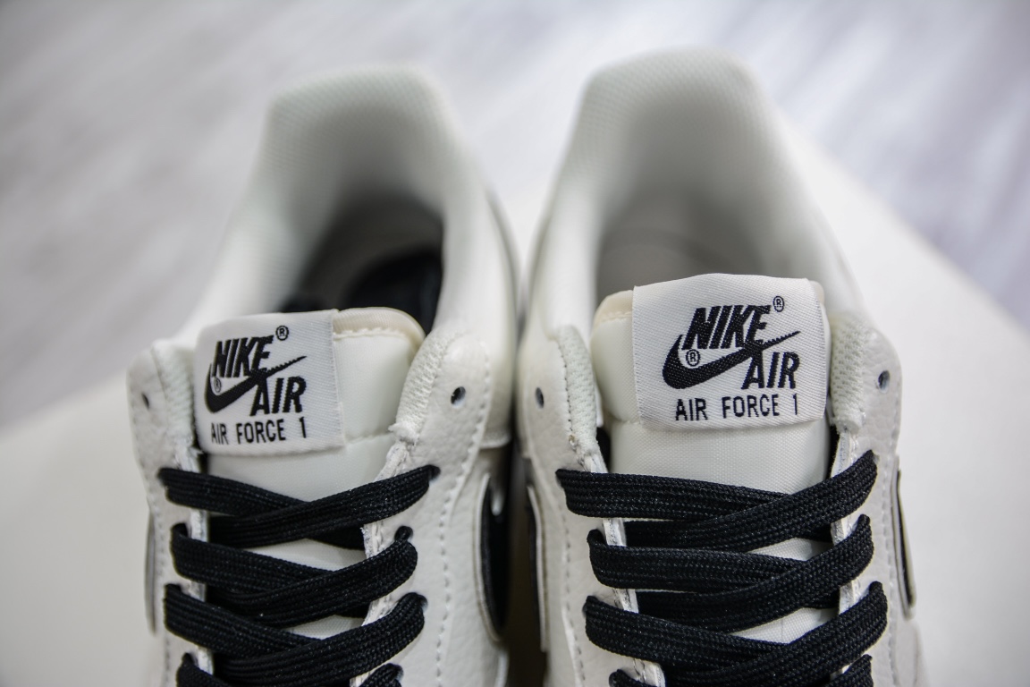 260 Nike Air Force 1'07 Low ”Keep Fresh” 黑银小勾 板鞋 BM1996-022