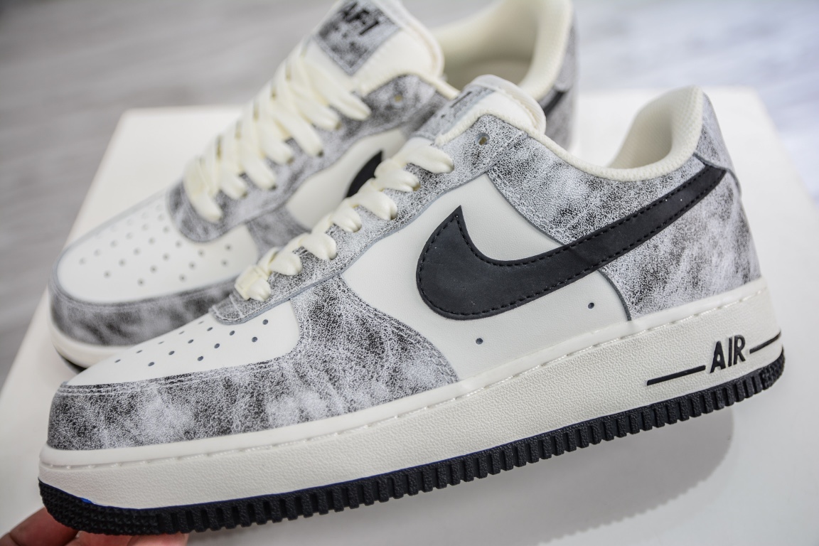 240 Nike Air Force 1'07 Low 岩石黑色 空军一号板鞋 YY6938-365
