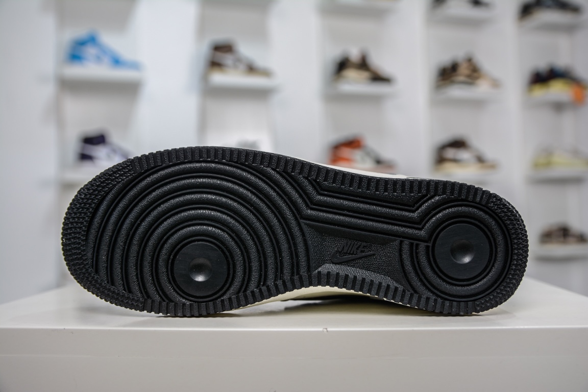 240 Nike Air Force 1'07 Low 岩石黑色 空军一号板鞋 YY6938-365