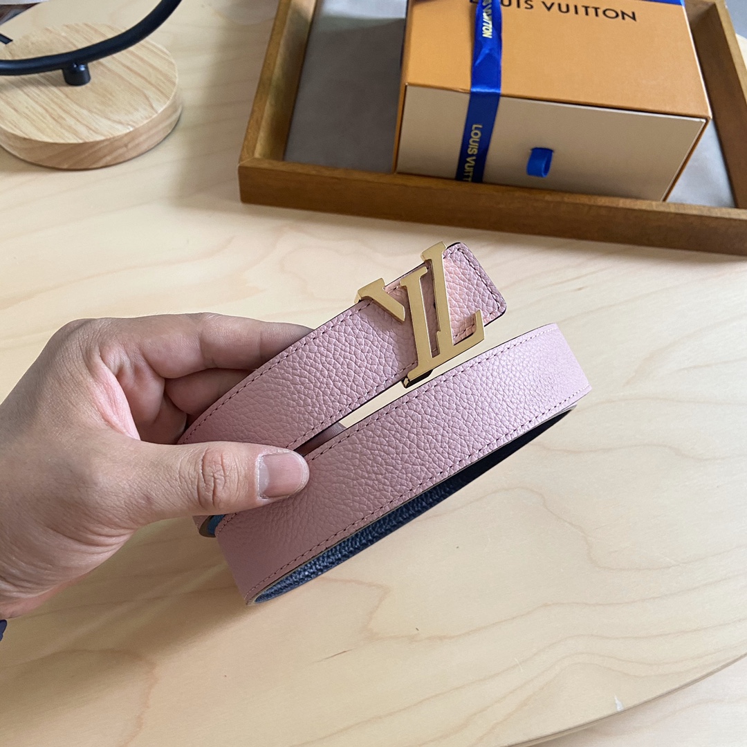 Louis Vuitton 女神节 特价 140 双面腰带 两面都可以使用 标志性的 LV 带扣即可与 Monogram 结合