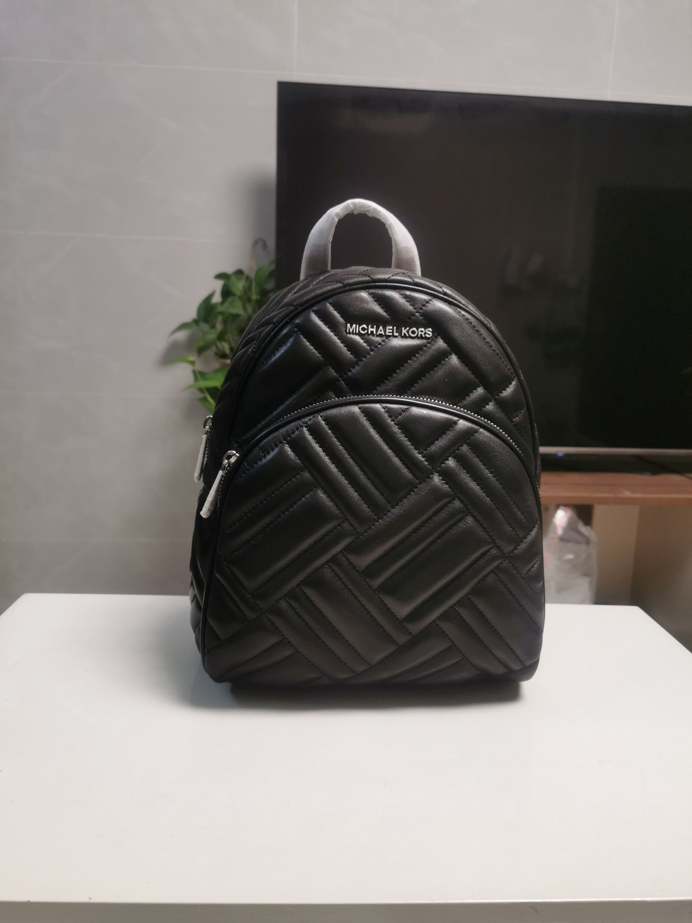 Michael Kors MK羊皮系列双肩背包 羊皮长方条格大小不同拼 内里前后副都有插袋和拉链暗袋 实用又