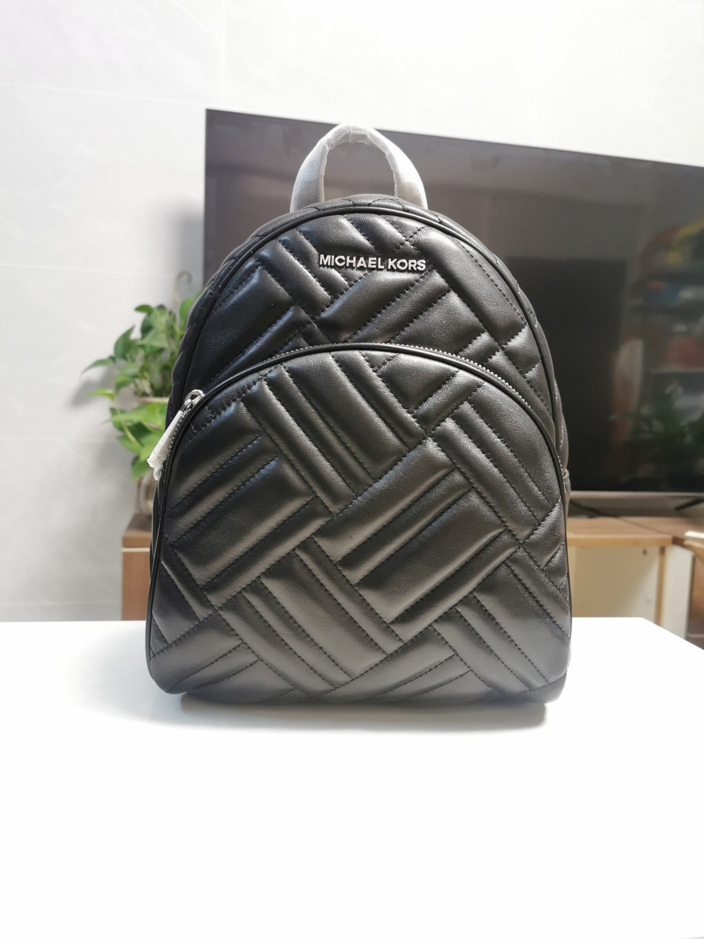Michael Kors MK羊皮系列双肩背包 羊皮长方条格大小不同拼 内里前后副都有插袋和拉链暗袋 实用又