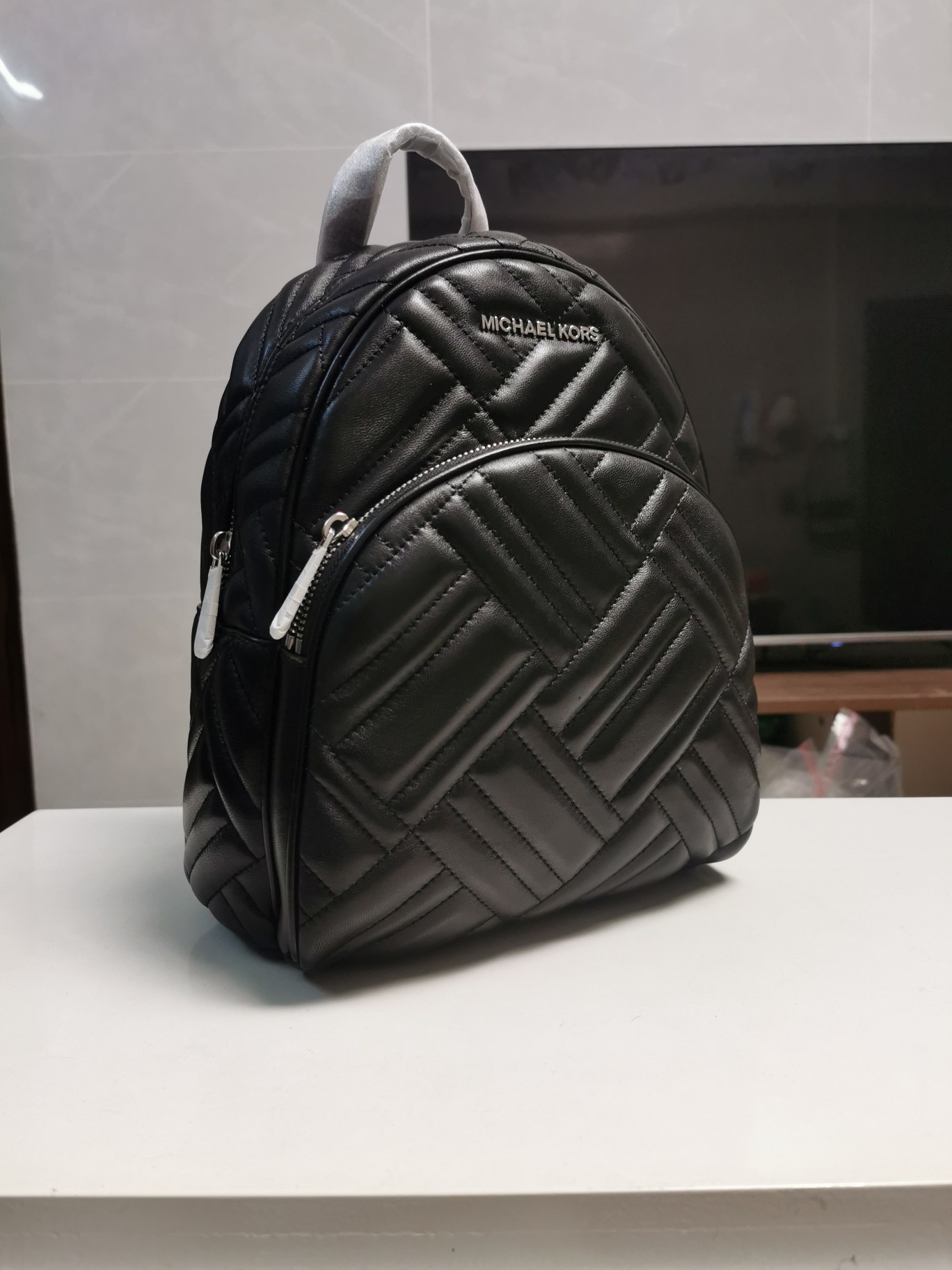 Michael Kors MK羊皮系列双肩背包 羊皮长方条格大小不同拼 内里前后副都有插袋和拉链暗袋 实用又