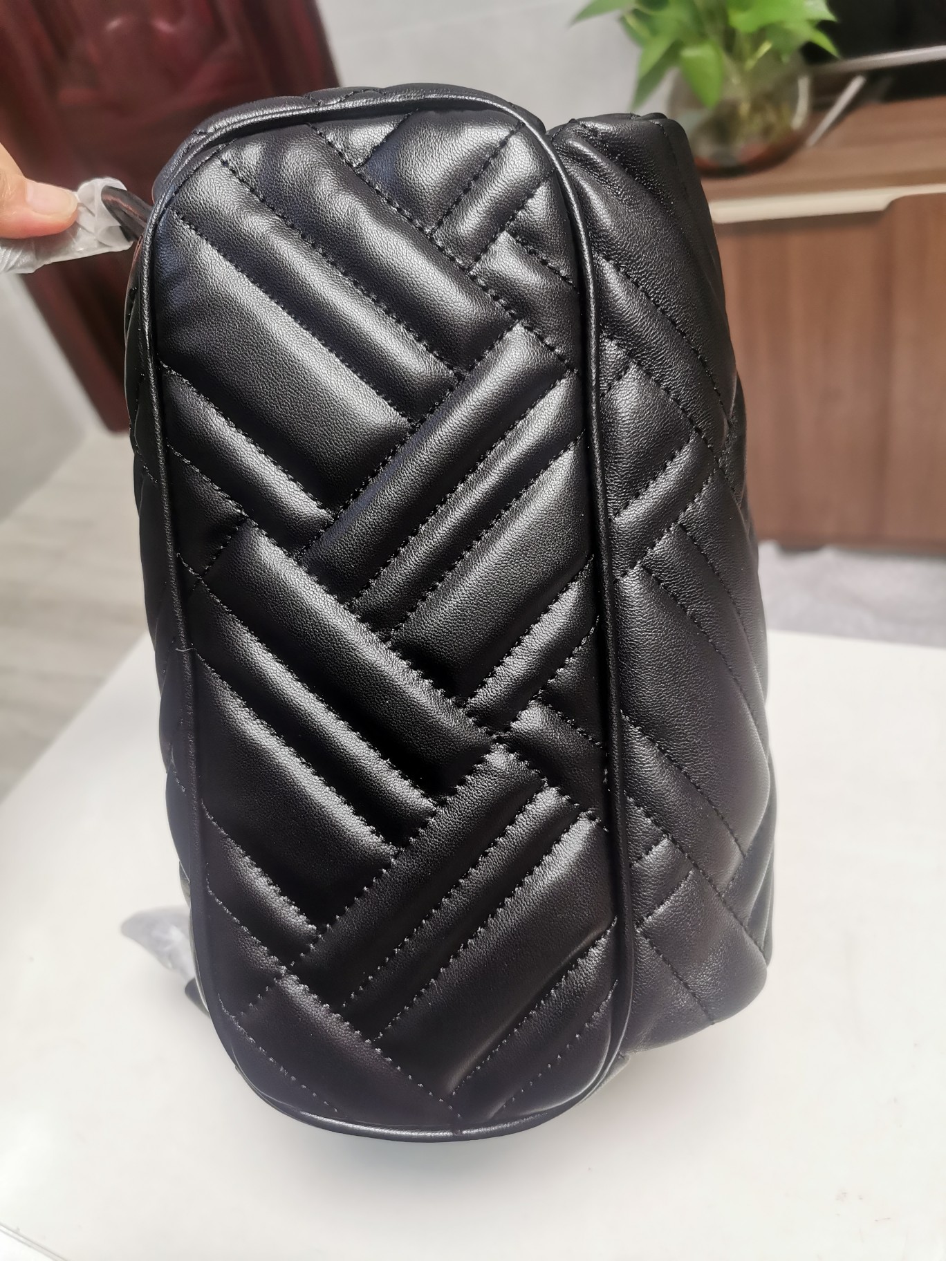 Michael Kors MK羊皮系列双肩背包 羊皮长方条格大小不同拼 内里前后副都有插袋和拉链暗袋 实用又