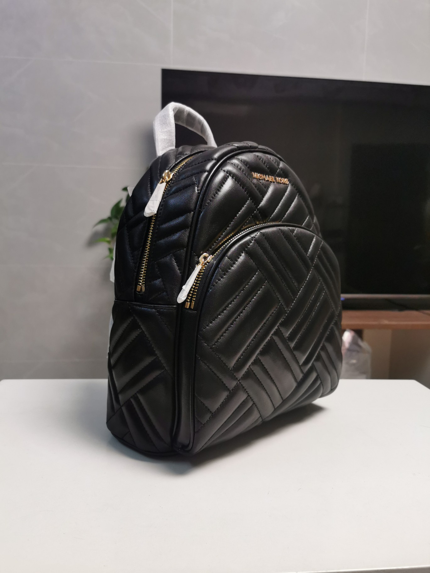 Michael Kors MK羊皮系列双肩背包 羊皮长方条格大小不同拼 内里前后都有插袋和拉链暗袋 实用又