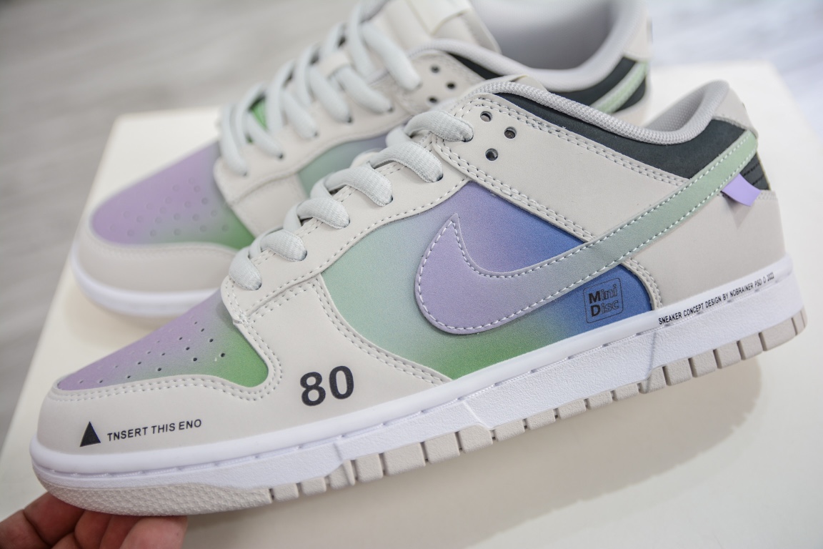 300 官方爆款定制 Nike SB Dunk Low 复古CD主题 低帮休闲板鞋 RU2236-565