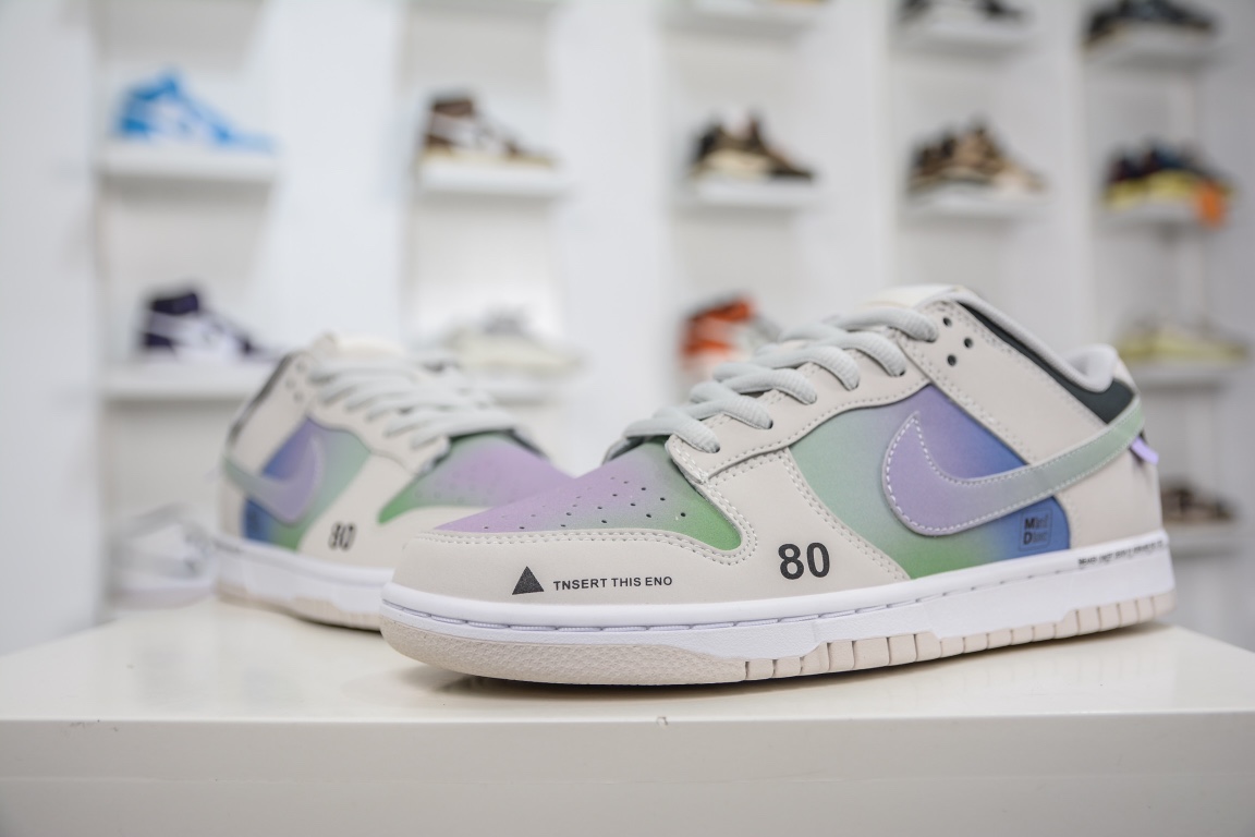 300 官方爆款定制 Nike SB Dunk Low 复古CD主题 低帮休闲板鞋 RU2236-565