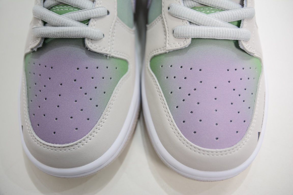 300 官方爆款定制 Nike SB Dunk Low 复古CD主题 低帮休闲板鞋 RU2236-565