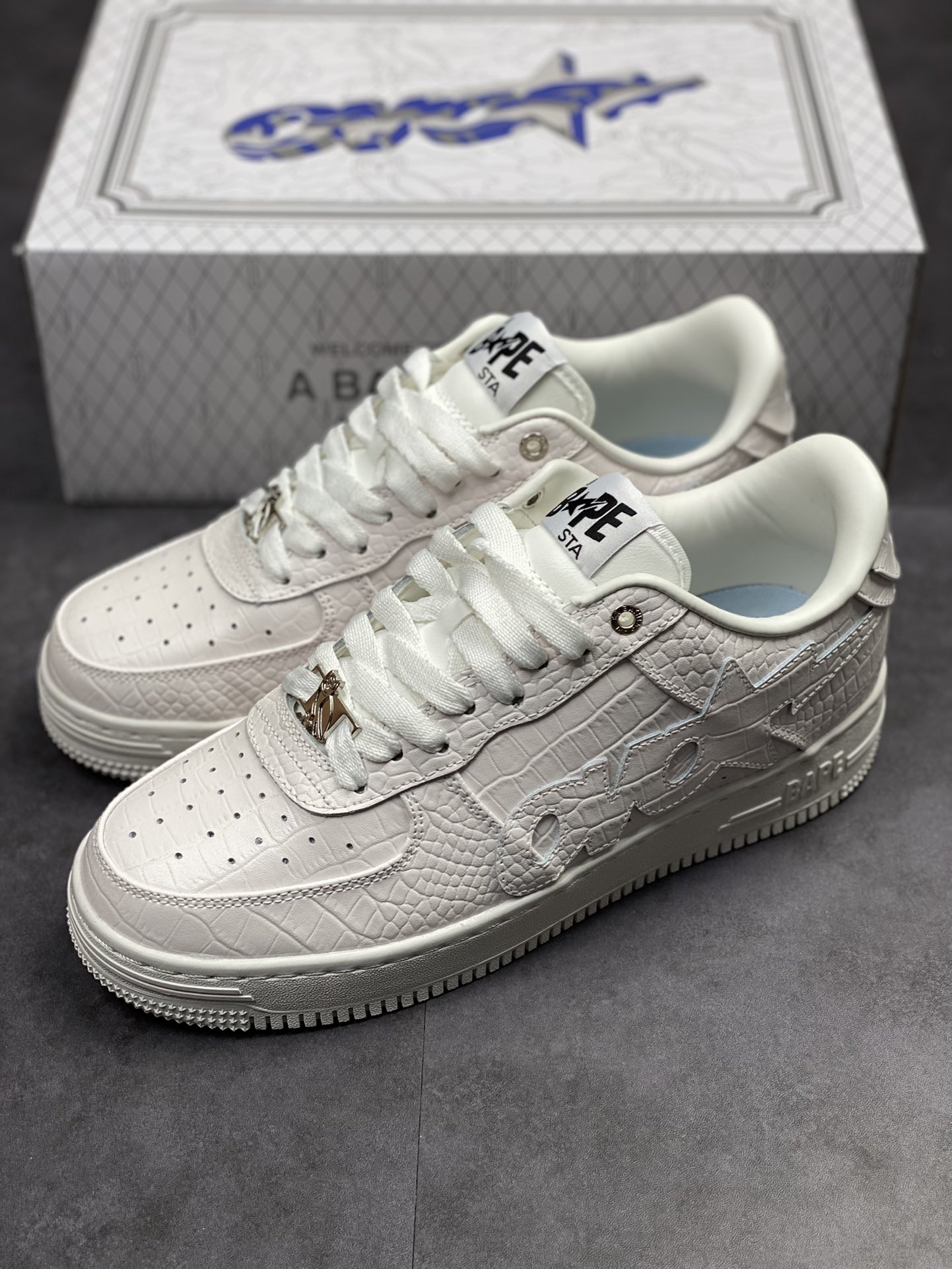 280 BAPE x Air Force 1 Sta Low 白压纹 空军一号低帮