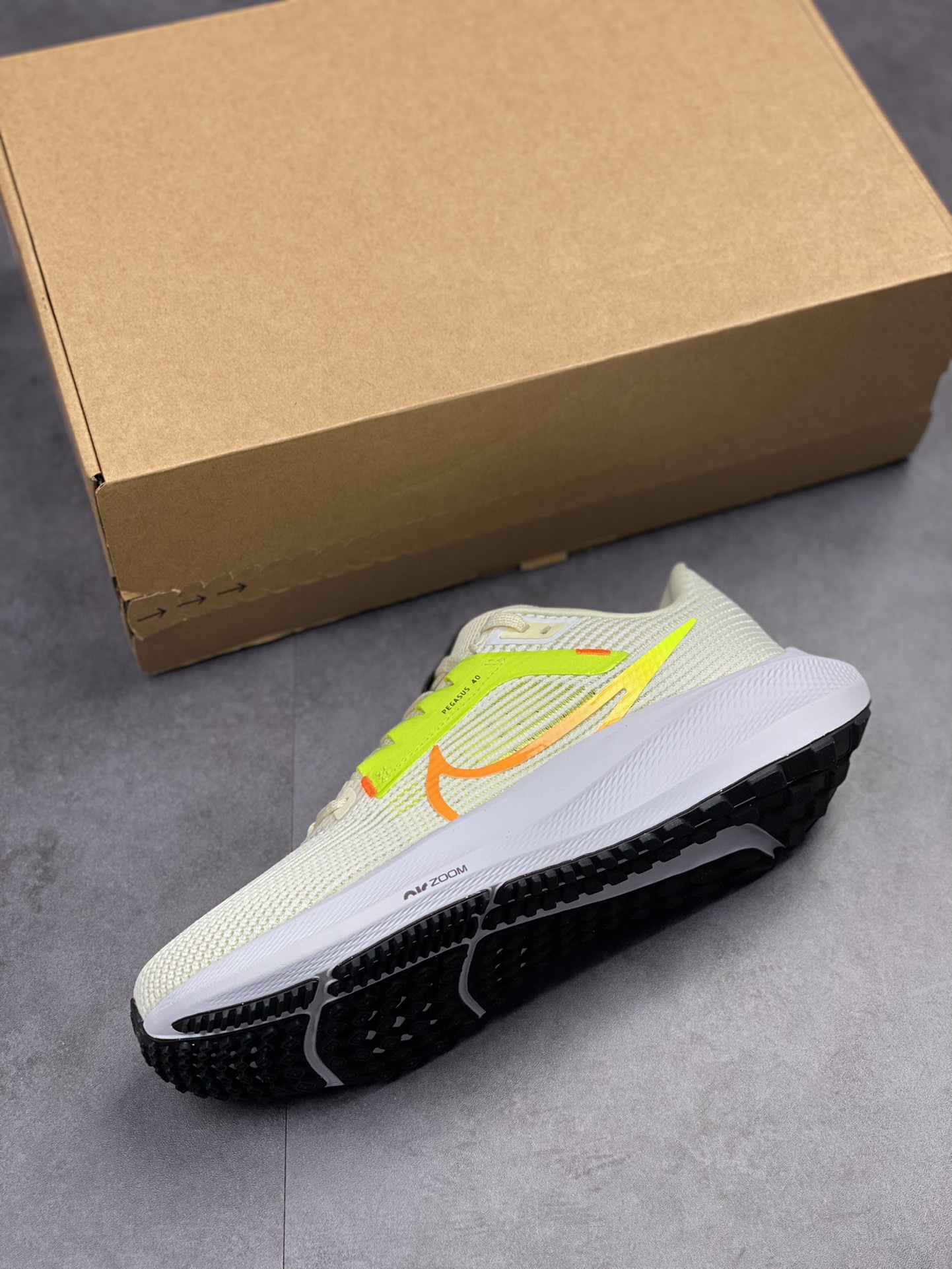 190 Nike Air Zoom Winflo +40 登月专业跑步鞋 DV3853-101