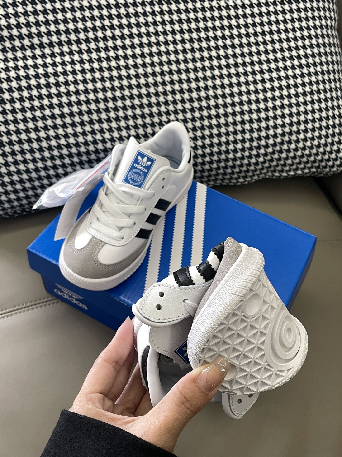 图片[5]-一分钱一分货 ！ 我们的运动鞋从来都是压缩自己的利润，让每个铁子感到“真正的实惠”！！ 我的货经过数个月打磨，鞋型、脚感已达巅峰👊🏻市面跟风的，一定会盗用我的图，实际收到的真的不是同一个level[发抖]比价绕道⚠️仅献给真正识货的人🙏-选品中心