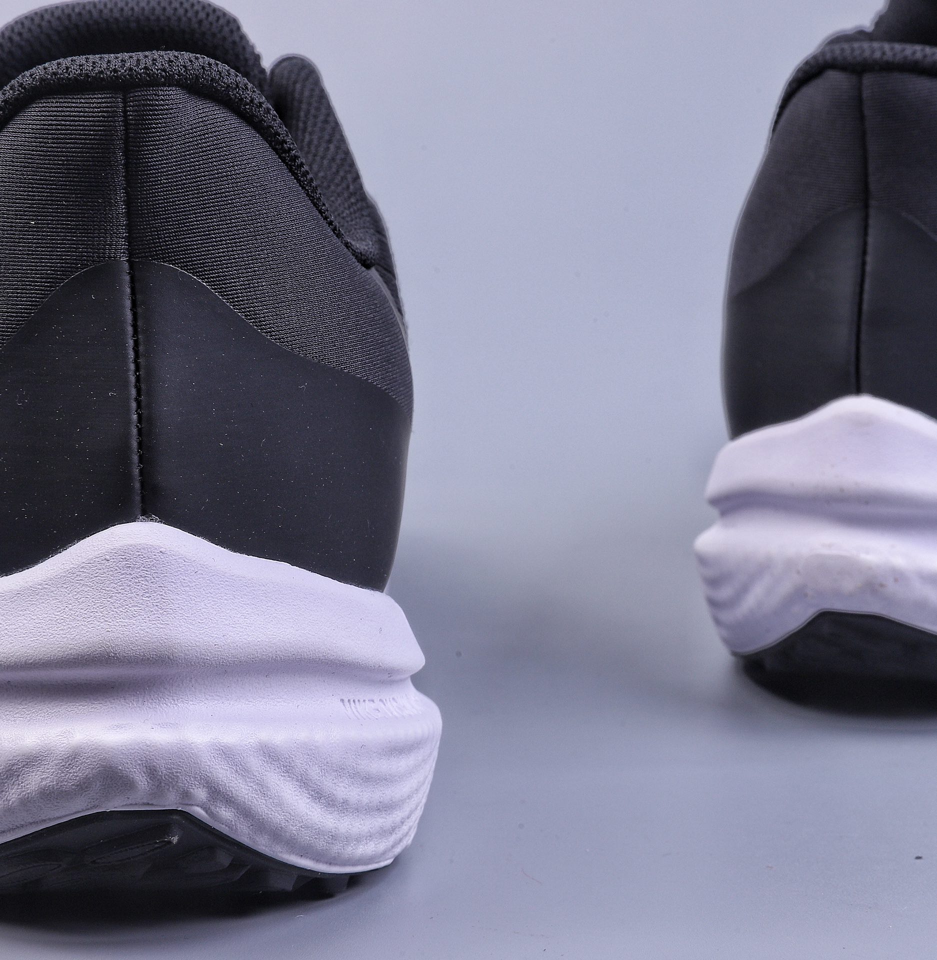 200 Nike Zoom Winflo 9 登月新款运动休闲缓震跑步鞋 DD6203-001