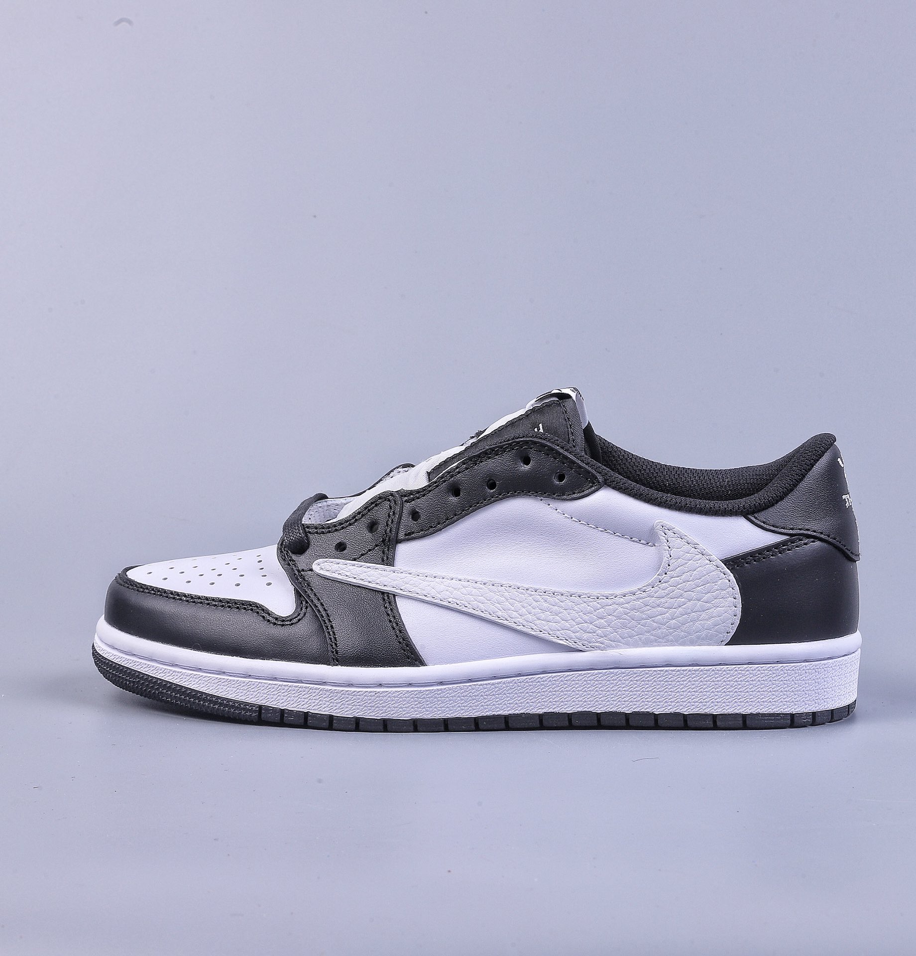 260 W版Travis Scott x Air Jordan 1 Low 黑白熊猫倒钩 DM7866-007