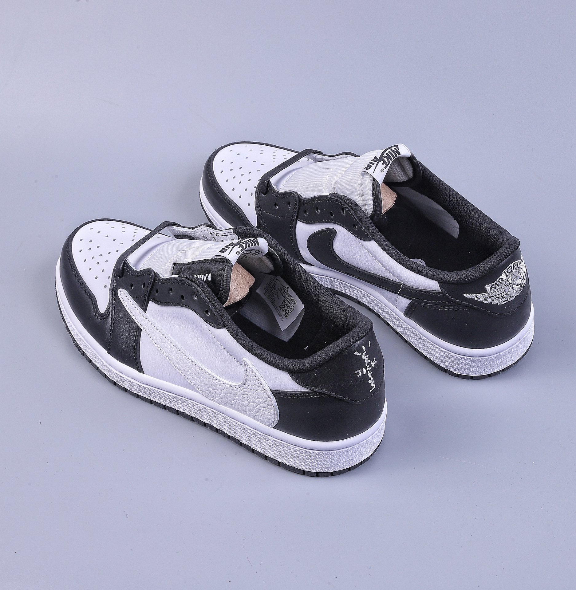 260 W版Travis Scott x Air Jordan 1 Low 黑白熊猫倒钩 DM7866-007